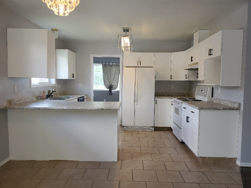 MAY 1, RENO'D, 4 BDRM. 2 BATHS HOUSE WITH GARAGE, COLLEGE HEIGHT Long