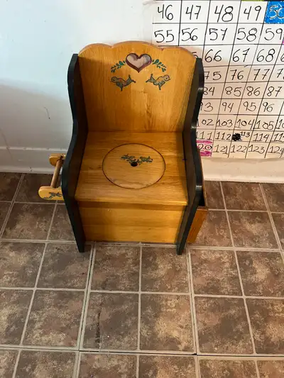 Petite toilette en bois pour enfants, View more