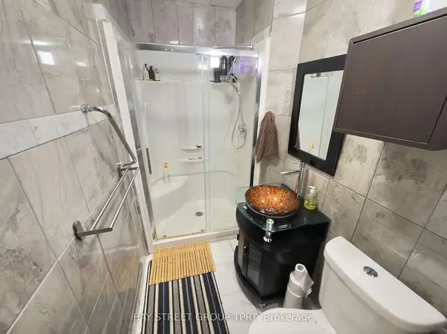 House for sale - Rexdale-Kipling in Houses for Sale in City of Toronto - Image 7