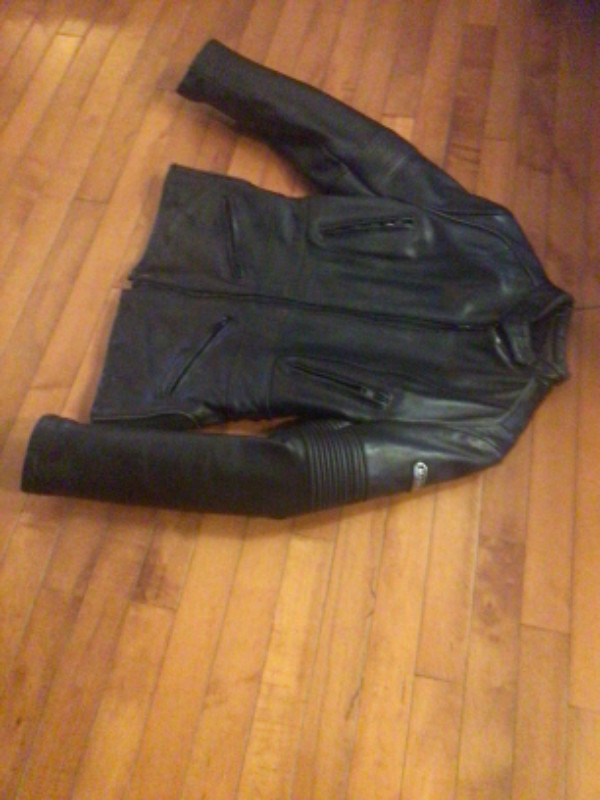 LEATHER MOTORCYCLE JACKET in Other in Edmonton - Image 4
