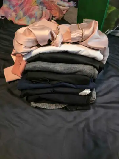 15-Piece Women’s Wardrobe Bundle – Size L - XL – , View more