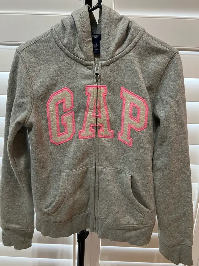 LikeNEW Stylish GirlsClothes 10pcs @$1each  in Kids & Youth in Markham / York Region - Image 3