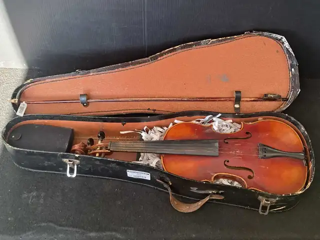 Stradivarius Cremonensis Faciebat Anno 1713 Violin (28365546)