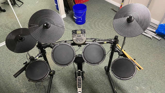 Alesis Nitro Drum Kit - Electronic Drum Set FOR SALE | Drums & Percussion |  Ottawa | Kijiji