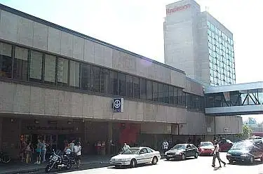 Métro Longueuil __ 2e station de Berri-UQAM __ Propre & Paisible