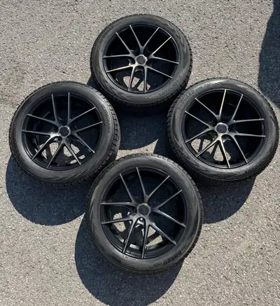 235/55/20 Yokohama Iceguard G075 winter tires used for 2 winter on a sold 2020 Nissan Pathfinder. Ti...