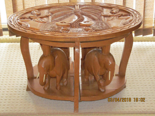 Tables avec éléphants, coffres -  art africain (Nigéria) dans Art et objets de collection  à Ouest de l’Île - Image 2