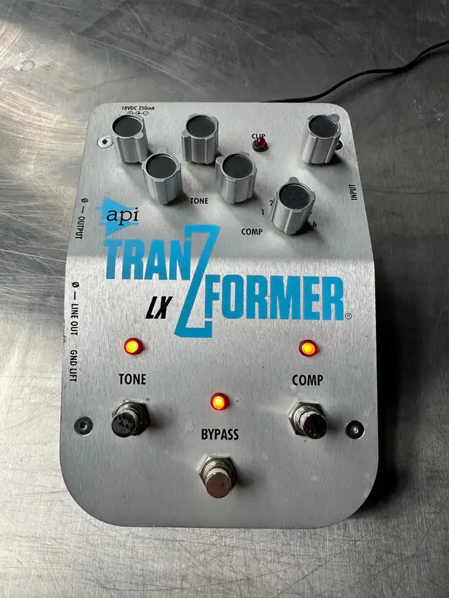 API TranZformer LX Bass Guitar Pedal | 525 Compressor 3-Band EQ in Amps & Pedals in City of Toronto - Image 2