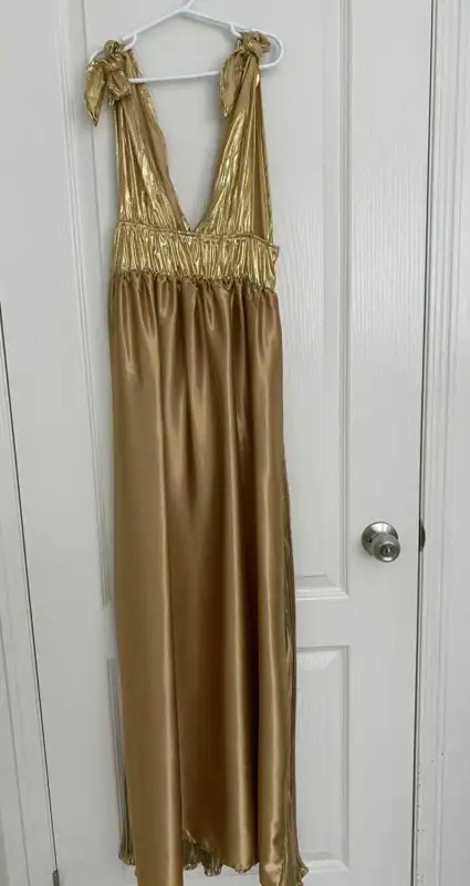 Gold Goddess Costume with serpent band in Costumes in Oshawa / Durham Region - Image 5