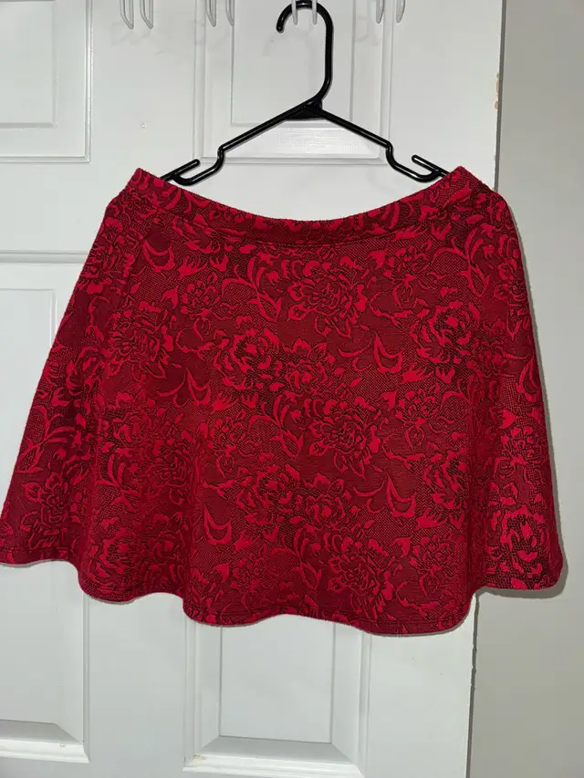 skirts and pants in Women's - Bottoms in City of Toronto - Image 10