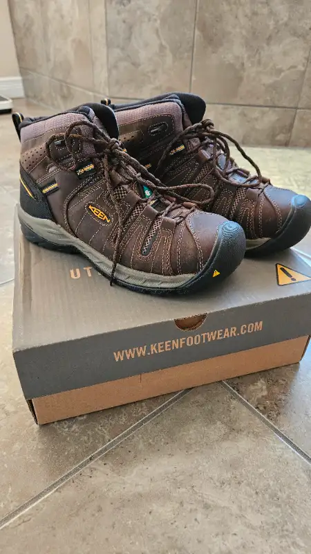 WORK SAFETY BOOTS in Men's Shoes in Kitchener / Waterloo - Image 2