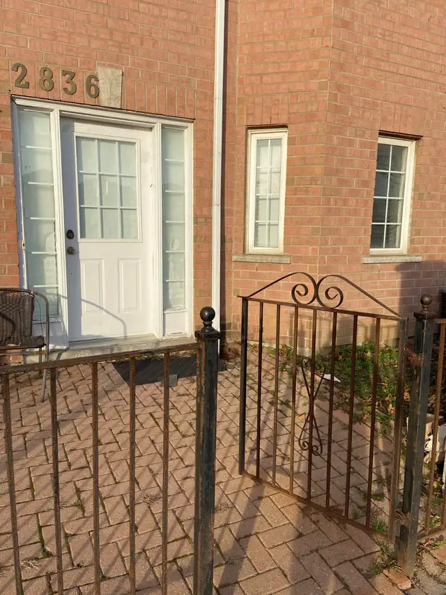 Studio Walk-Out Apartment Ground Level Markham For RENT in Long Term Rentals in Markham / York Region - Image 2