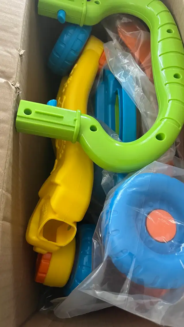 VTech Sit-to-Stand Learning Walker in Toys in London - Image 5