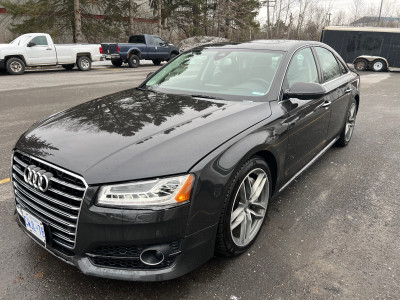 MINT CONDITION - 2018 Audi A8 4.0 TFSI Quattro Tiptronic