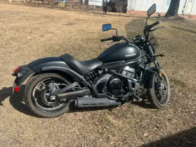 2022 Kawasaki Vulcan S 650 . 1600km excellent condition never dropped. Located in Chetwynd
