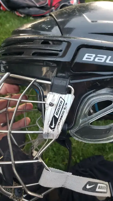 Hockey equipment in Hockey in Kitchener / Waterloo - Image 6