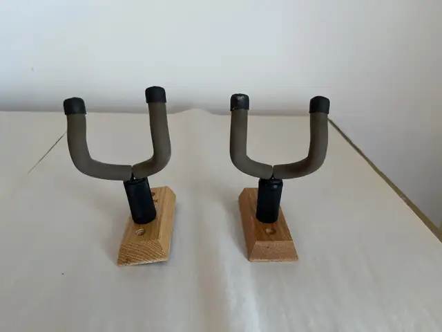 Guitar / Instrument Hangers in Other in City of Montréal - Image 2