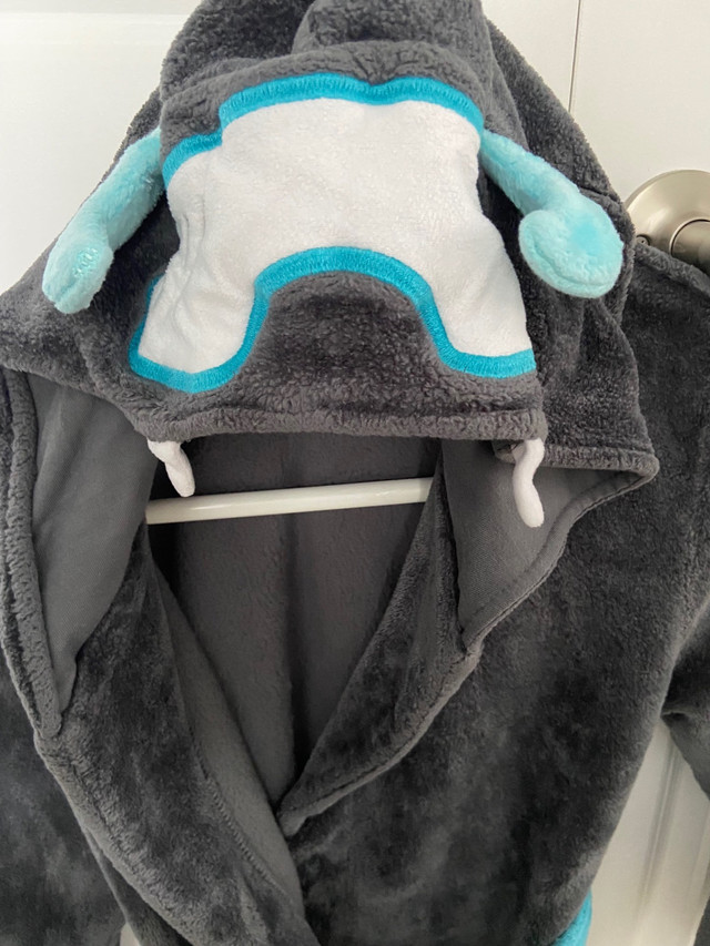 Boys Animal Robe (have 2 available) Size 8-10 in Kids & Youth in Mississauga / Peel Region - Image 2