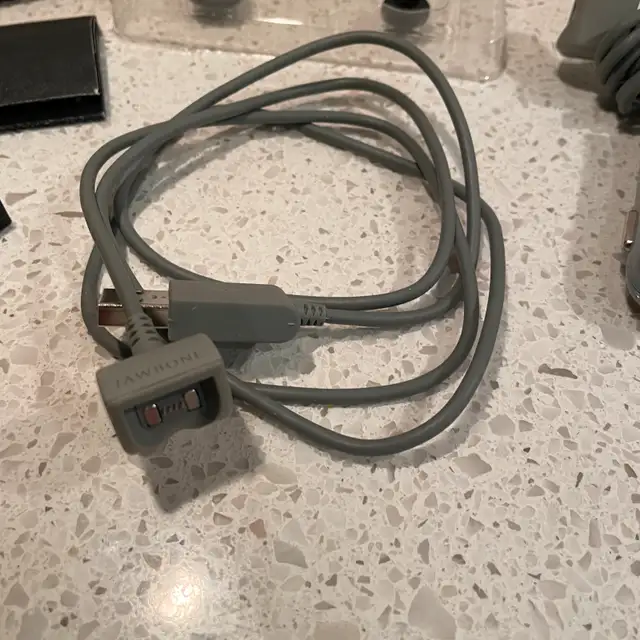 Jawbone Bluetooth Noise Assassin earpiece - WON'T CHARGE62864746318083123