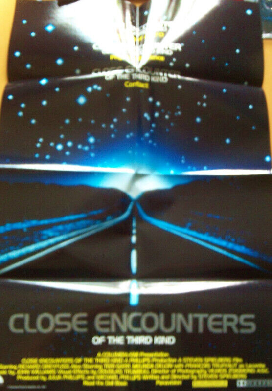 CLOSE ENCOUNTERS OF THE THIRD KIND DELUXE 3 DVD BOX SET LIKE NEW dans CD, DVD et Blu-ray  à Ville de Montréal - Image 3