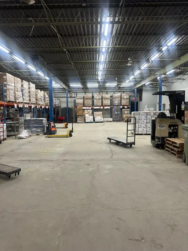 LOCAL À LOUER – ENTREPOSAGE & LIVRAISON