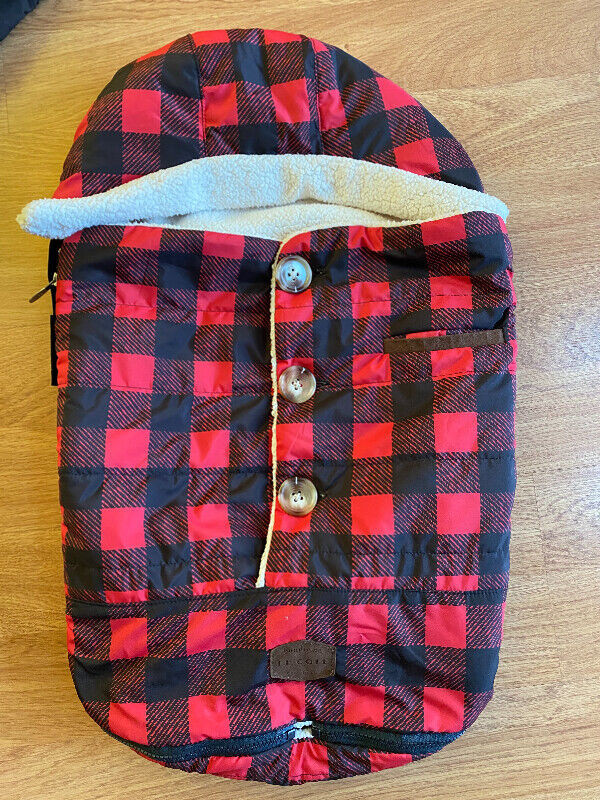 Excellent Condition - JJ Cole Bundle Me - Red Buffalo Check in Strollers, Carriers & Car Seats in Ottawa - Image 2