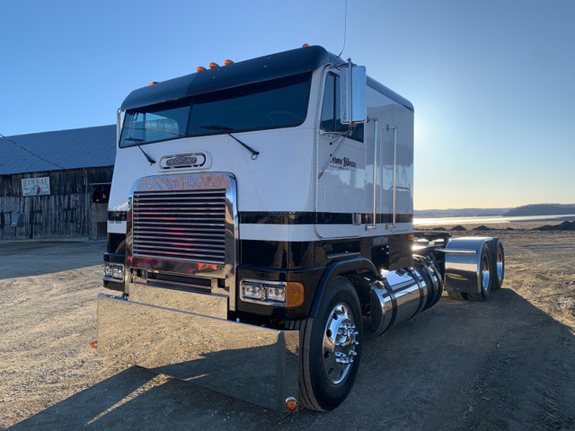 Freightliner cabover FLB 1995 dans Camions lourds  à Rouyn-Noranda - Image 3