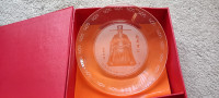 Glass Display Plate featuring Bao Zheng, with stand / gift box