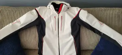 Womens Descente Ski Jacket, View more