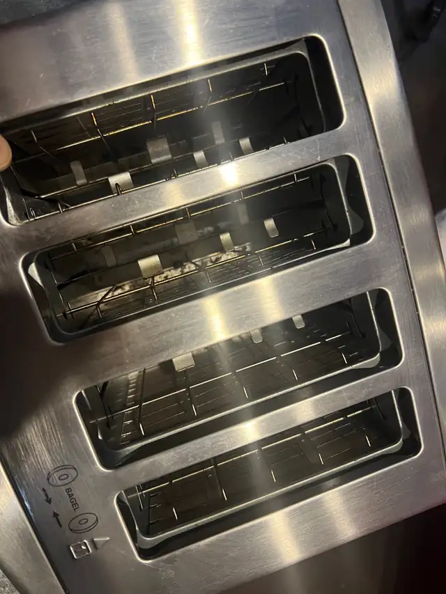 Cuisinart 4 slices toaster in Toasters & Toaster Ovens in Markham / York Region - Image 3