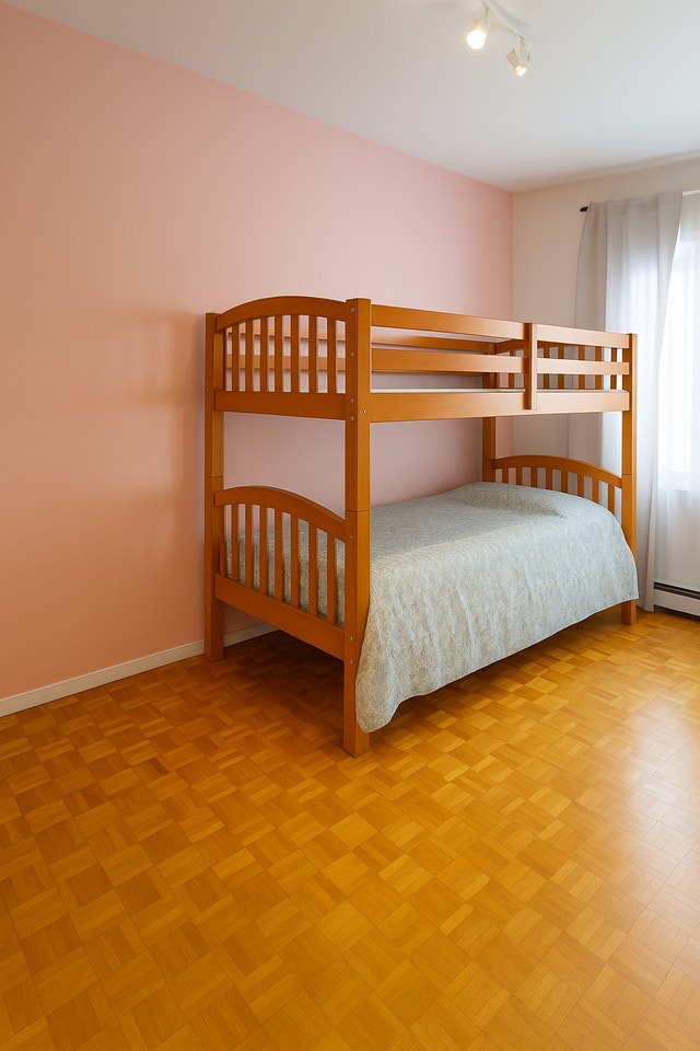 Belle chambre dans un 5 1/2 st Léonard (femme ou fille) — photo 1