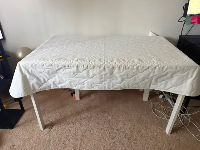 White like new dining table in Dining Tables & Sets in Mississauga / Peel Region - Image 6