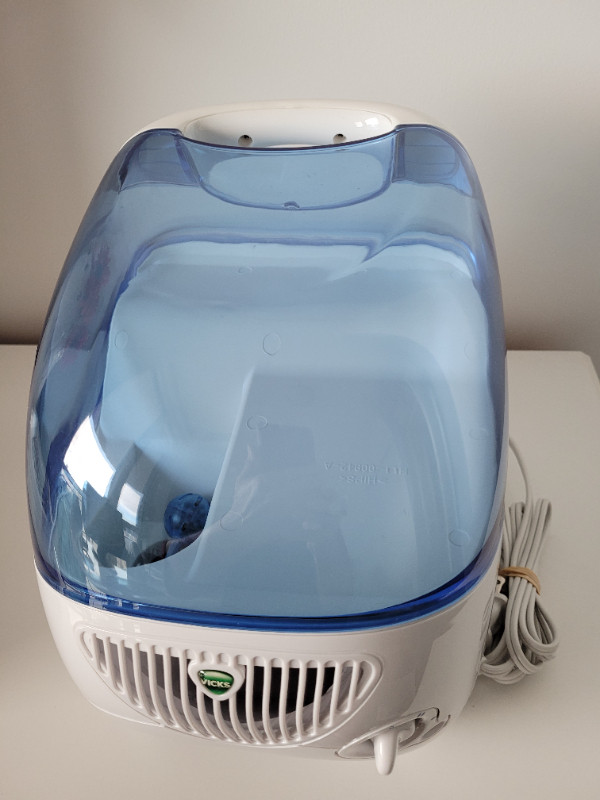 Vicks Humidifier in Heaters, Humidifiers & Dehumidifiers in Calgary - Image 4