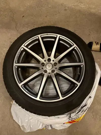 Winter tires with Original rims size 315/40R21 for rear and 275/45R21 for front Used for 2018 Merced...