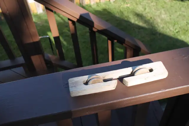 All Wood 10 inch Clothes Line Splitter in Outdoor Tools & Storage in West Island - Image 3