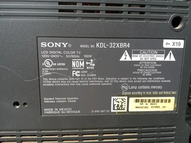 Télévision Sony Bravia XBR TV (avec manette/with remote) in TVs in City of Montréal - Image 6