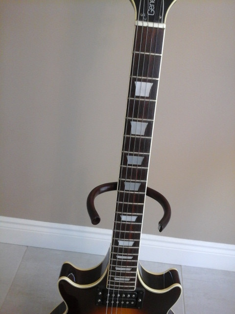 Vintage  1979 - 1981 Epiphone Genesis Deluxe Sunburst Guitar in Guitars in Markham / York Region - Image 3