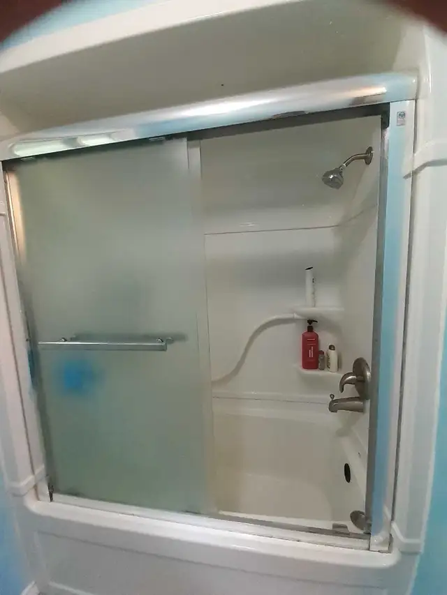 Room available for rent in four bedroom house  in Room Rentals & Roommates in Peterborough - Image 6