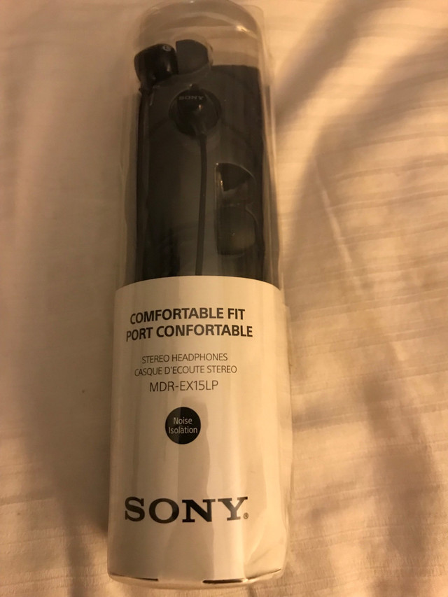 Sony stero headphones  in Headphones in Markham / York Region