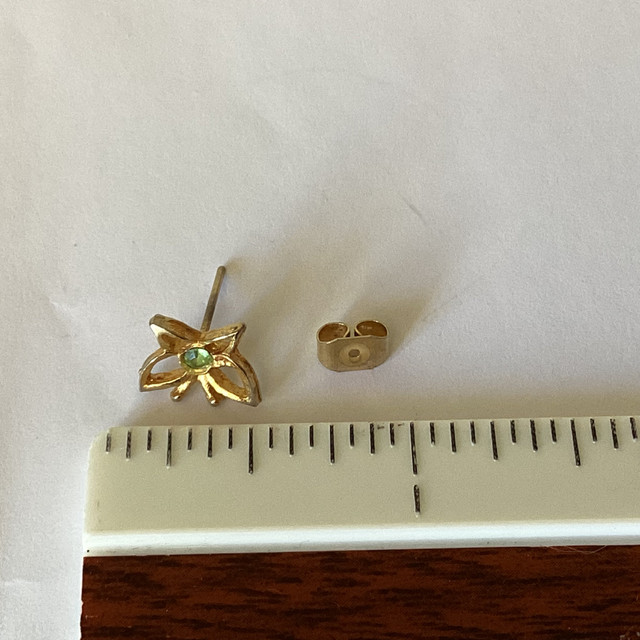 Single Gold Toned Butterfly Pierced Earring in Jewellery & Watches in Winnipeg - Image 3