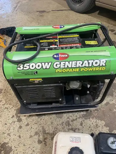 3500W GENERATOR PROPANE POWERED. HAS 120 AND 240 OUTLETS.CONNECTS TO PROPANE BOTTLE.STARTS AND RUNS...