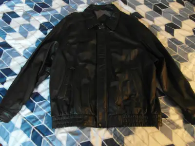 Manteau de cuir, View more