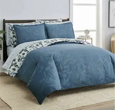 Scott Living Jacquard Meadow Leaves 3pc Duvet Cover Set, Queen, View more