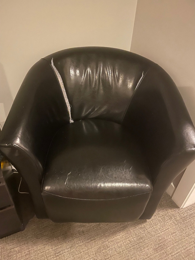 Black swivel chair in Free Stuff in Calgary