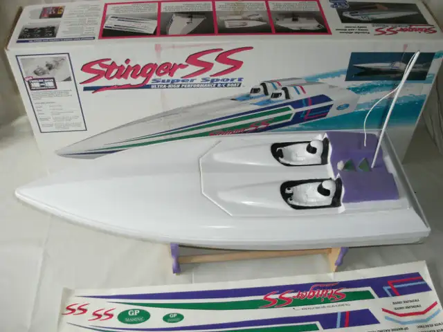 STINGER SS R/C BOAT Super Sport with R/C Installed. in Hobbies & Crafts in Calgary - Image 2