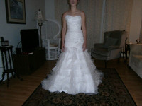 IVORY WEDDING DRESS ( PERFECT CONDITION)