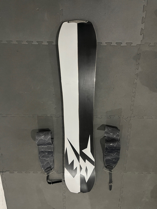 Jones Solution Splitboard 164cm with Nomad Pro skins in Snowboard in Trenton - Image 2