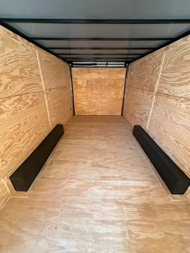 2025 Enclosed 8.5x24x7 Custom Trailer in Cargo & Utility Trailers in Leamington - Image 4