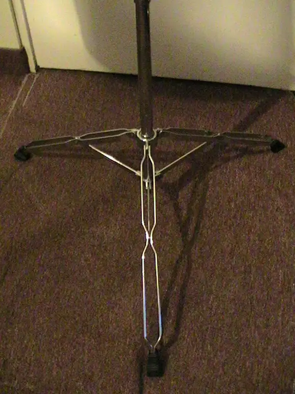 VINTAGE PEARL Export"Concert Toms" With H-Duty DBLE-Braced Stand in Drums & Percussion in Windsor Region - Image 8