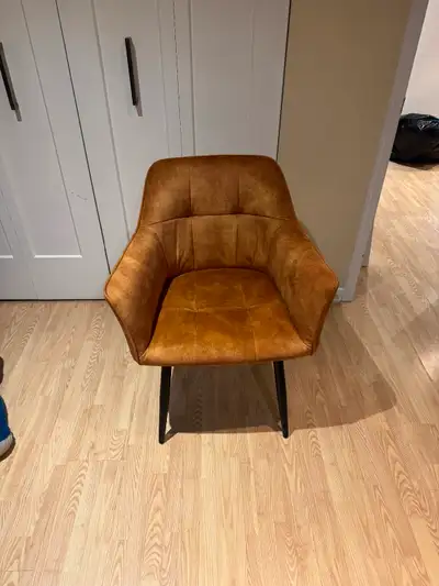 Chaise Structube, View more